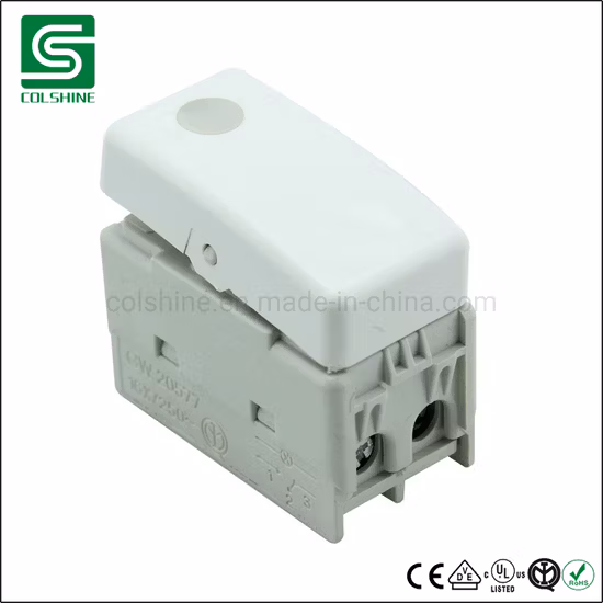 Toma de pared eléctrica italiana en material PC con piezas de cobre